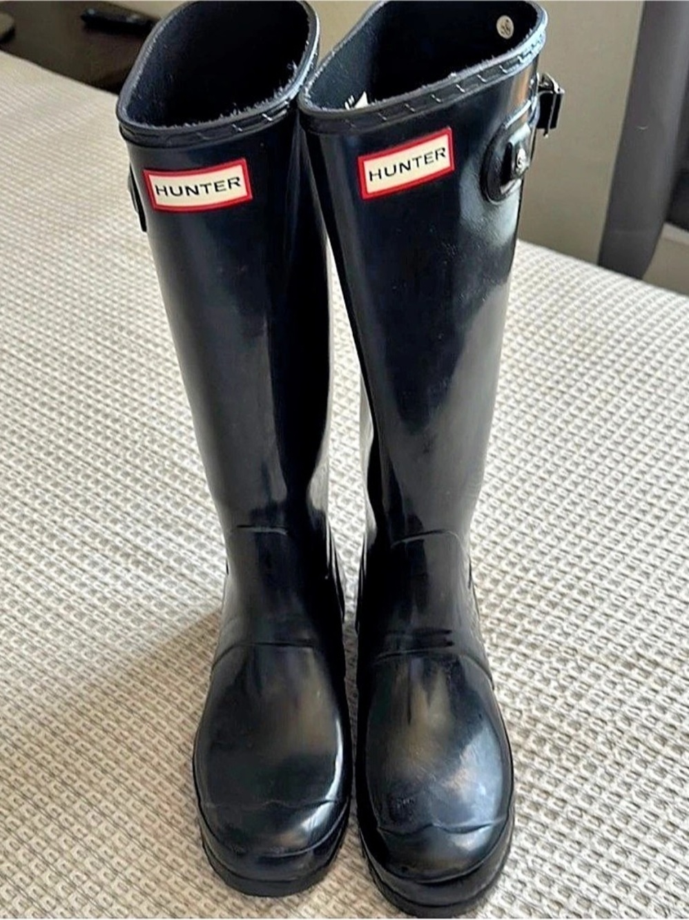 Hunter Women's Original Tall Gloss Rain Boots Black US 8
